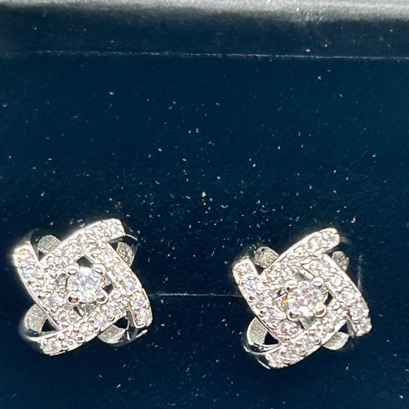 925 Sterling Silver and Cubic Zirconia Swirl Stud  earrings . **New In Box ** - Picture 3 of 6
